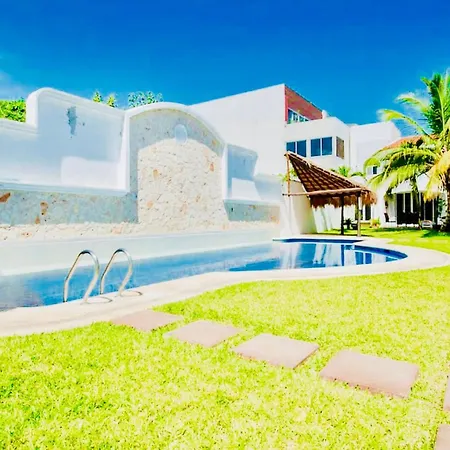 Deluxe Balcony Room With Swimming Pool Air Conditioning And Parking-2
