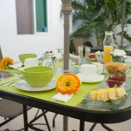 Casa Felicidad B&B Room & Kitchen-2