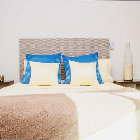 Superior Studio 40 Aquamarina Suites-2